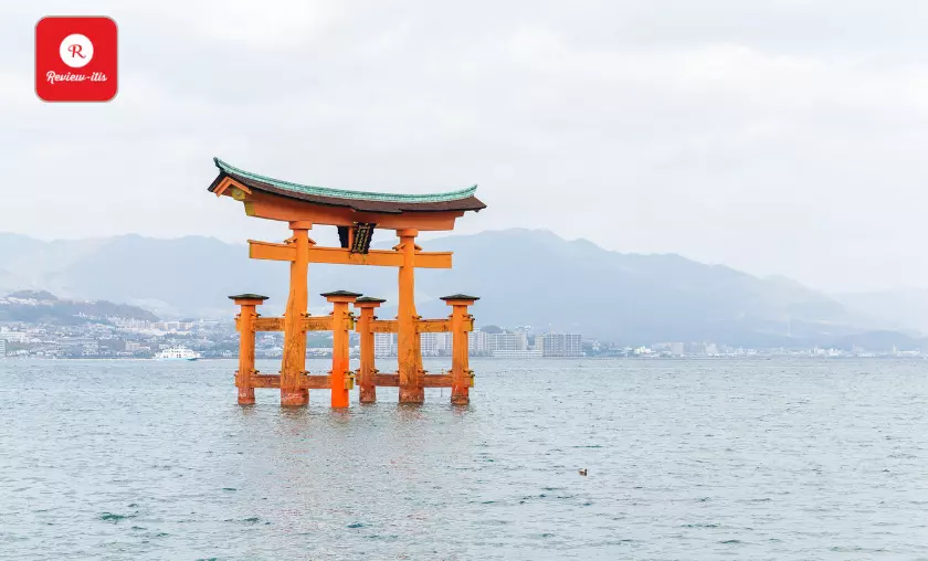 Miyajima, Shrine of Itsukushima - Review-Itis
