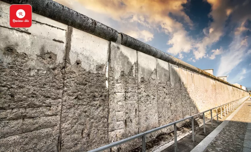 The Berlin Wall - Review-Itis